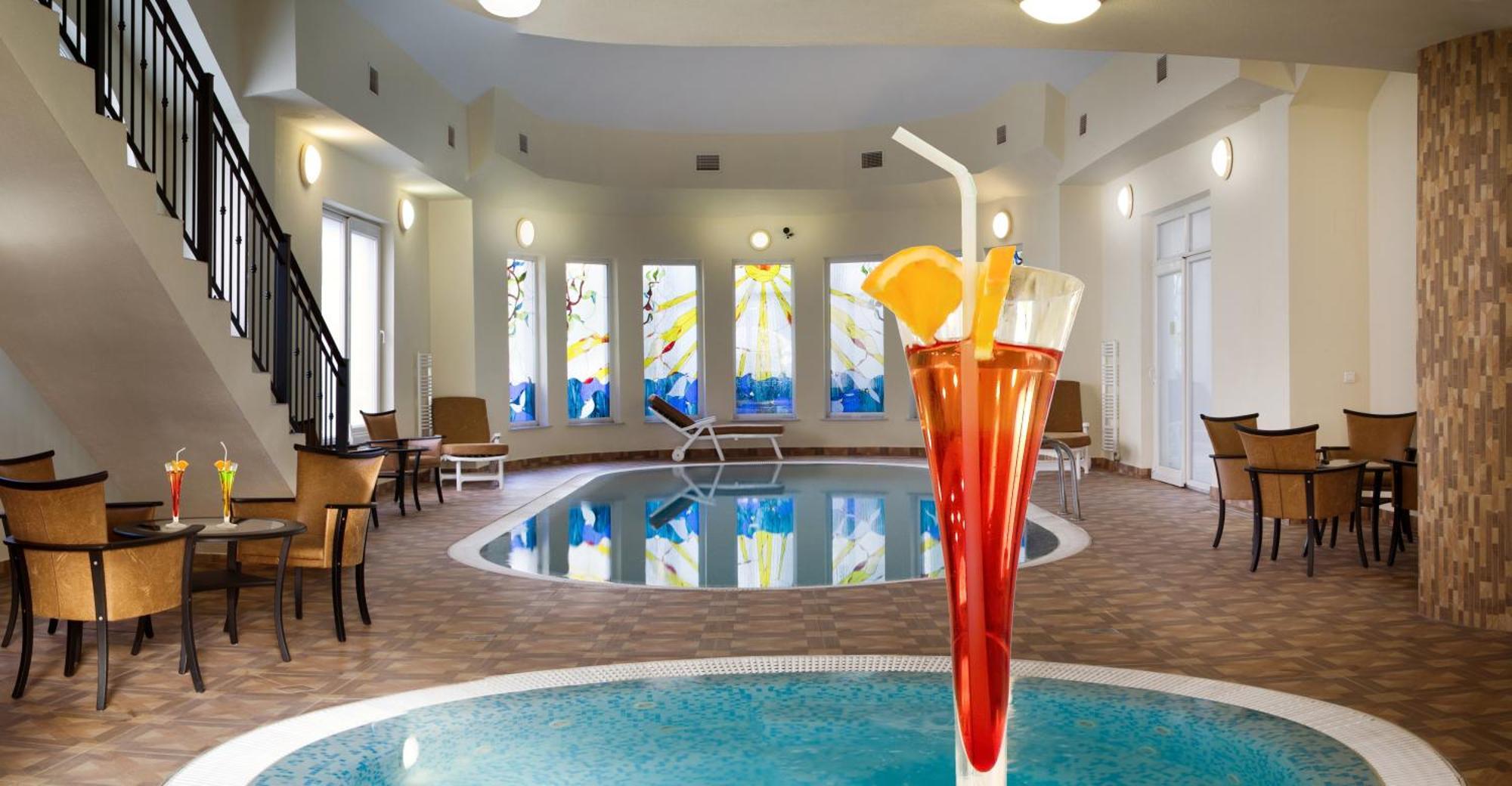 Nyíregyháza Hotel Central מראה חיצוני תמונה