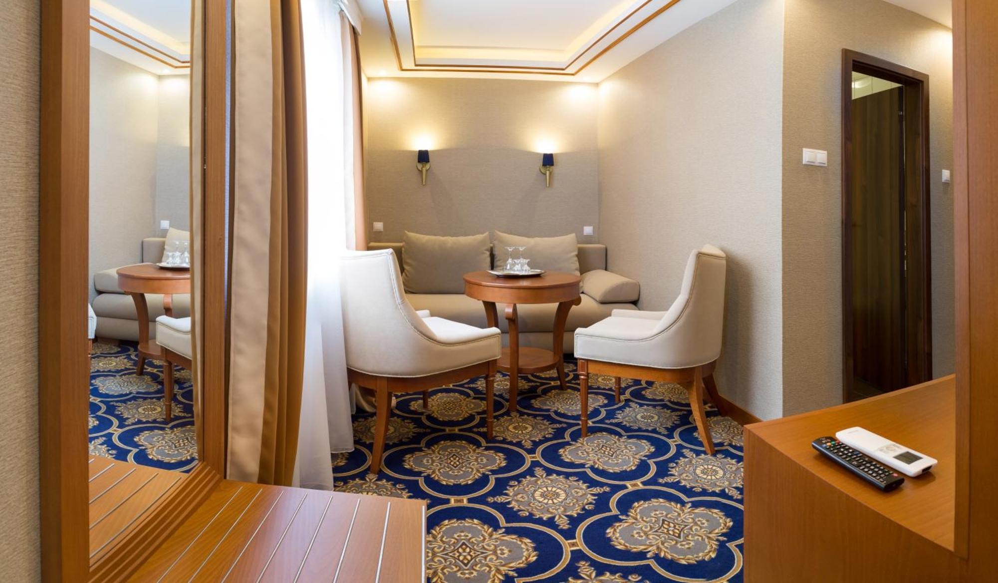 Nyíregyháza Hotel Central מראה חיצוני תמונה