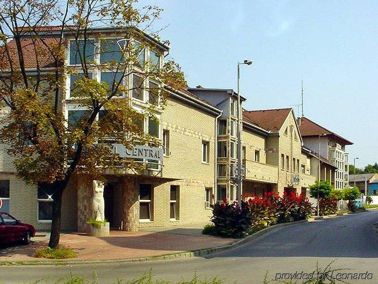 Nyíregyháza Hotel Central מראה חיצוני תמונה