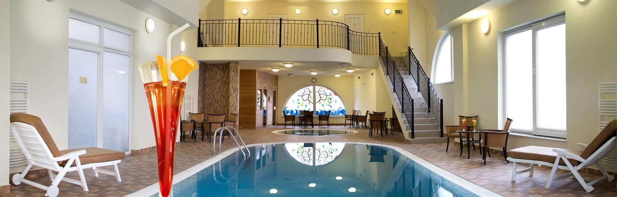 Nyíregyháza Hotel Central מראה חיצוני תמונה