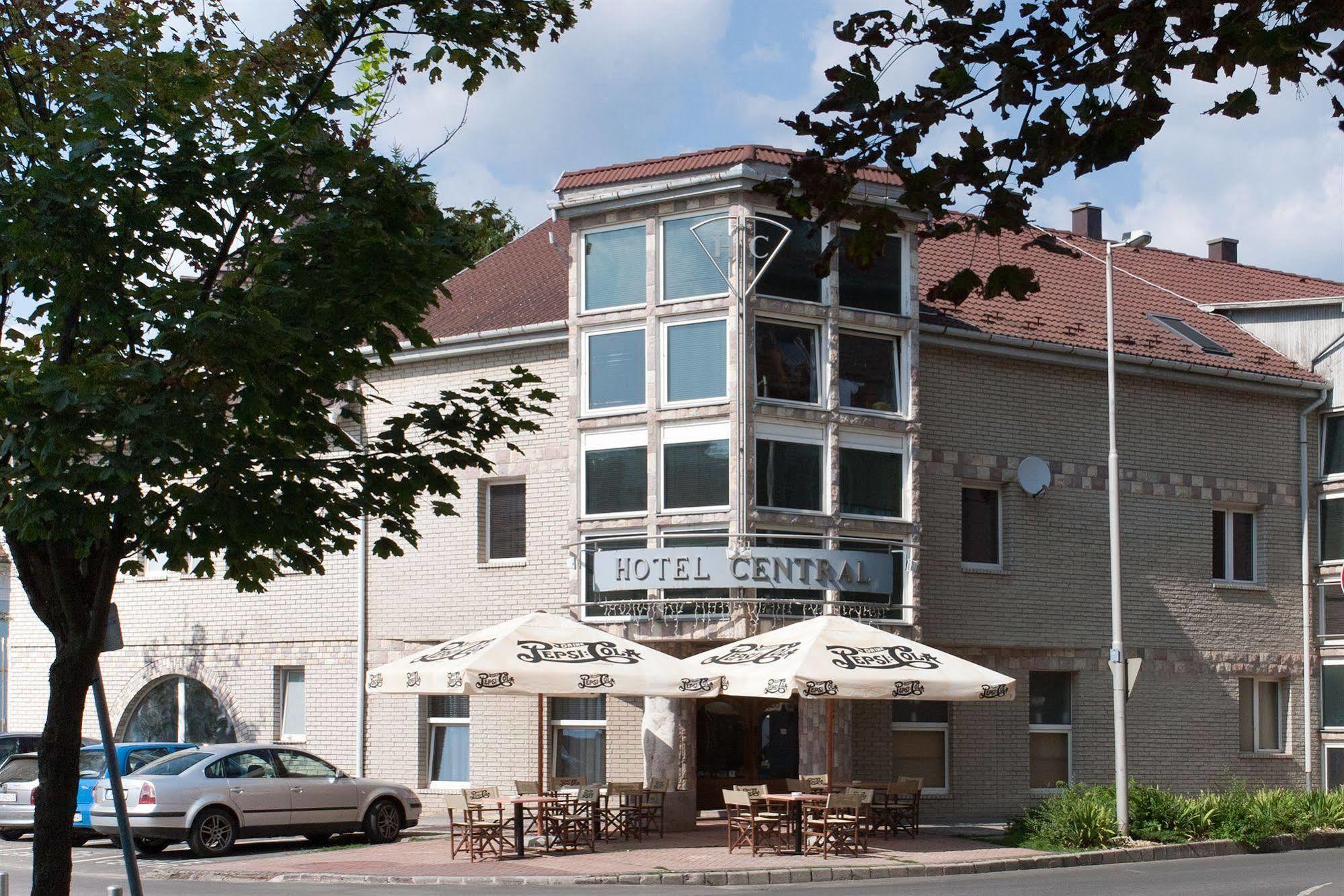 Nyíregyháza Hotel Central מראה חיצוני תמונה