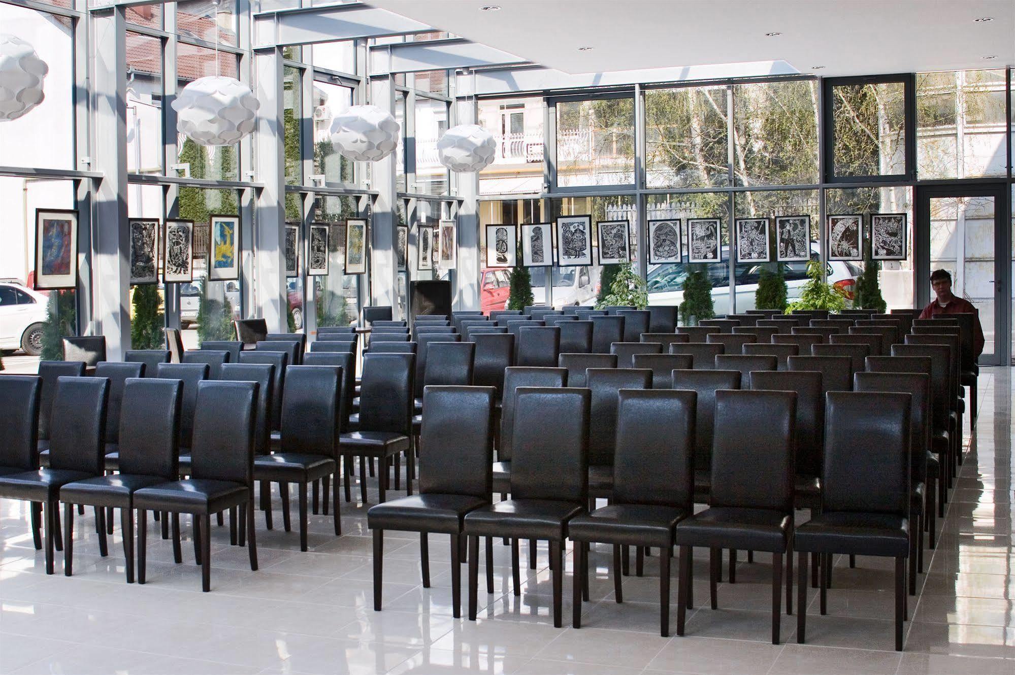 Nyíregyháza Hotel Central מראה חיצוני תמונה