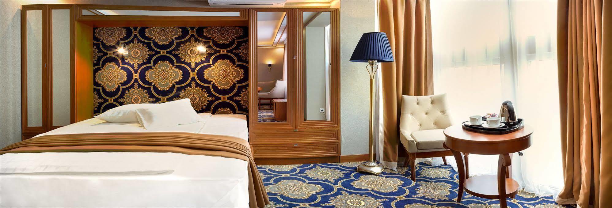 Nyíregyháza Hotel Central מראה חיצוני תמונה