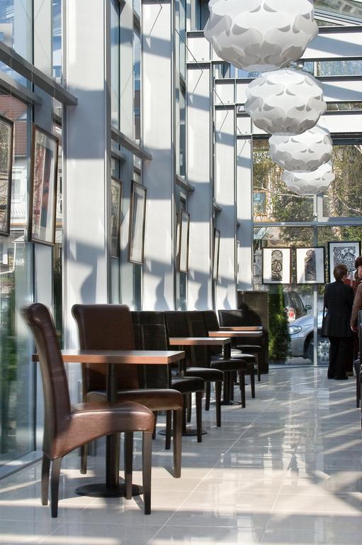 Nyíregyháza Hotel Central מראה חיצוני תמונה